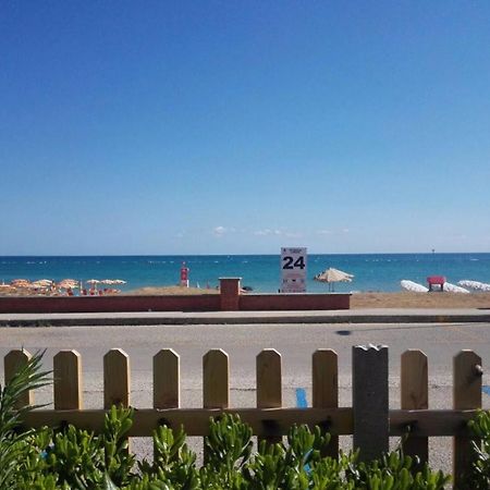 Il Respiro Del Mare Bed & Breakfast กัสซัลบอร์ดีโน ภายนอก รูปภาพ