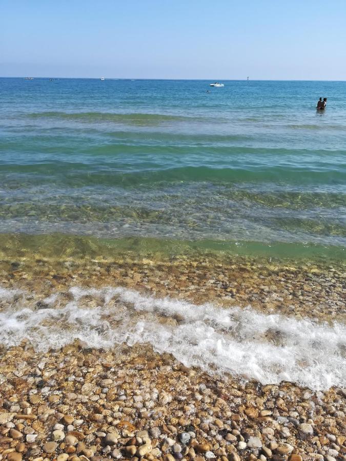 Il Respiro Del Mare Bed & Breakfast กัสซัลบอร์ดีโน ภายนอก รูปภาพ